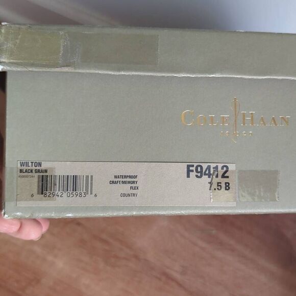 Cole Hann waterproof. Wilton  Black boots 7.5 new inbox - Picture 6 of 7